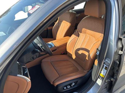 2021 BMW 750 i xDrive