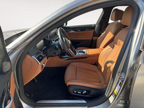 2021 BMW 750 i xDrive