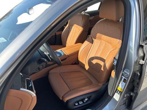 2021 BMW 750 i xDrive