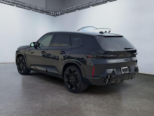 2025 BMW XM Base