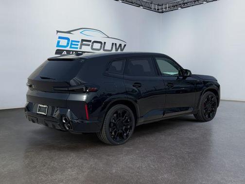 2025 BMW XM Base