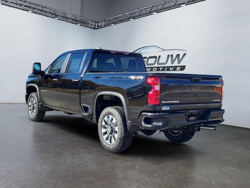 2026 Chevrolet Silverado 2500 Custom