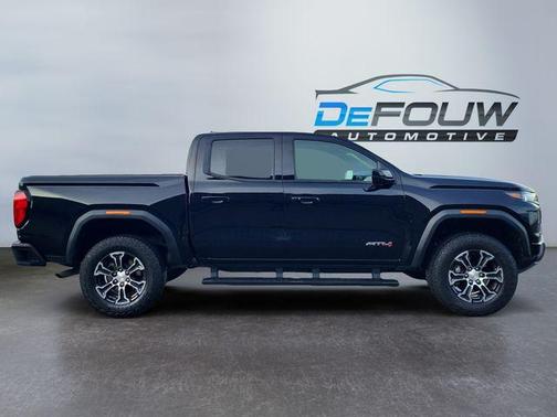 2023 GMC Canyon AT4