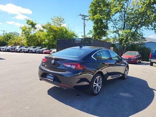 2018 Buick Regal Sportback Essence