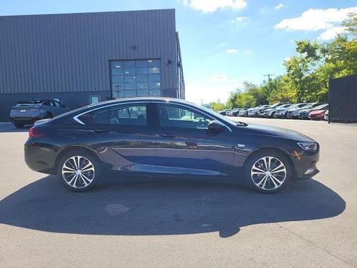 2018 Buick Regal Sportback Essence