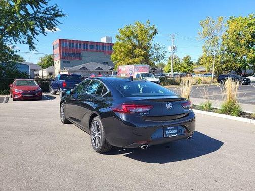 2018 Buick Regal Sportback Essence