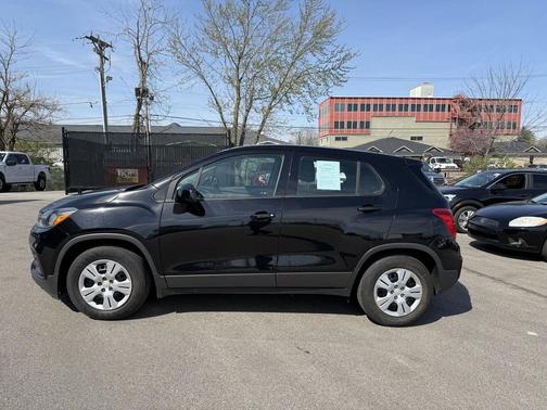 Mosaic Black Metallic 2018 Chevrolet Trax LS