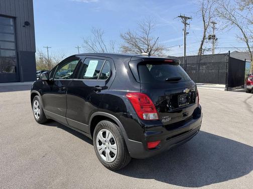 Mosaic Black Metallic 2018 Chevrolet Trax LS