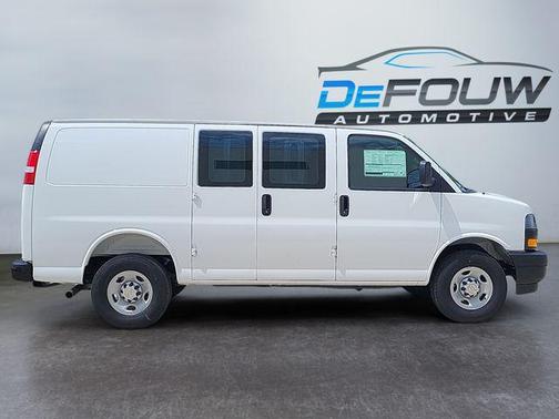 2025 Chevrolet Express 2500 RWD 2500 Regular Wheelbase WT
