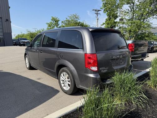 Granite Pearlcoat 2018 Dodge Grand Caravan SXT