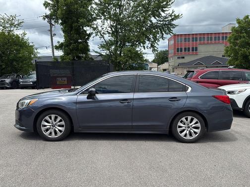 Carbide Gray Metallic 2017 Subaru Legacy Premium
