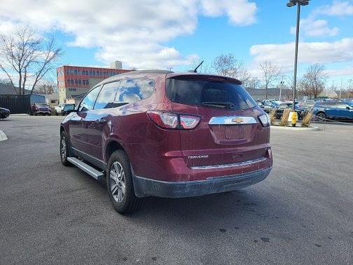 2017 Chevrolet Traverse 2LT