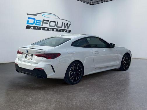 Alpine White 2026 BMW M440 i xDrive