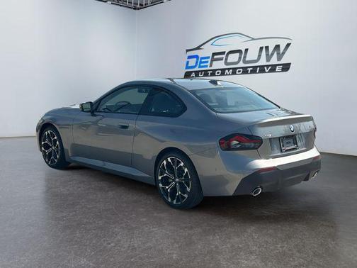 2025 BMW 230 i xDrive