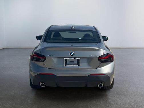 2025 BMW 230 i xDrive