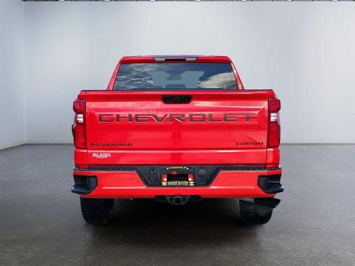 2025 Chevrolet Silverado 1500 Custom