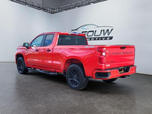 2025 Chevrolet Silverado 1500 Custom
