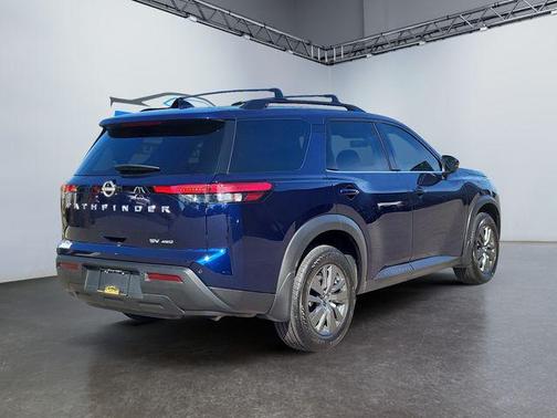2024 Nissan Pathfinder SV 4WD