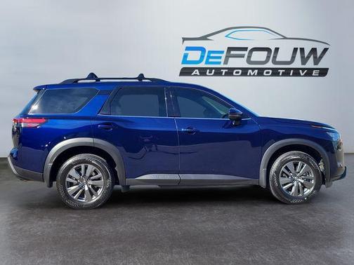 2024 Nissan Pathfinder SV 4WD