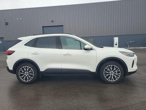 2024 Ford Escape PHEV SE