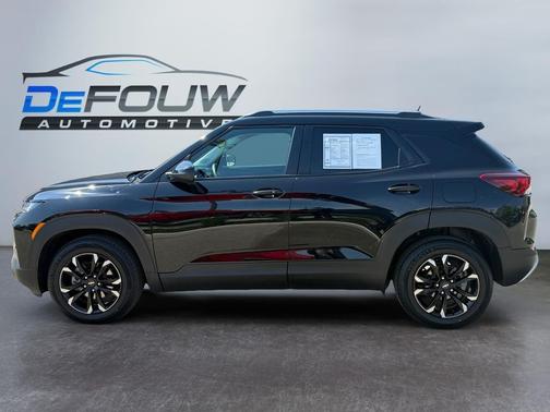Mosaic Black Metallic 2023 Chevrolet Trailblazer LT