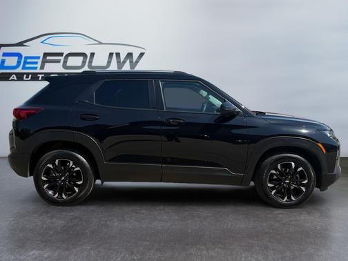 Mosaic Black Metallic 2023 Chevrolet Trailblazer LT
