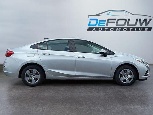 2018 Chevrolet Cruze LS