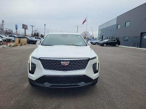 2024 Cadillac XT4 Premium Luxury