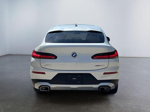 2023 BMW X4 xDrive30i