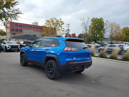 2022 Jeep Cherokee Trailhawk