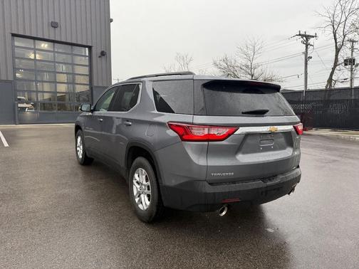 Satin Steel Metallic 2019 Chevrolet Traverse LT Cloth