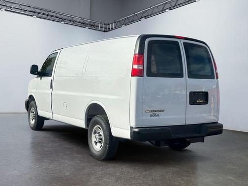 2025 Chevrolet Express 2500 RWD 2500 Regular Wheelbase WT