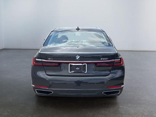 Dark Graphite Metallic 2022 BMW 750 i xDrive