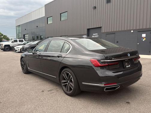 Dark Graphite Metallic 2022 BMW 750 i xDrive