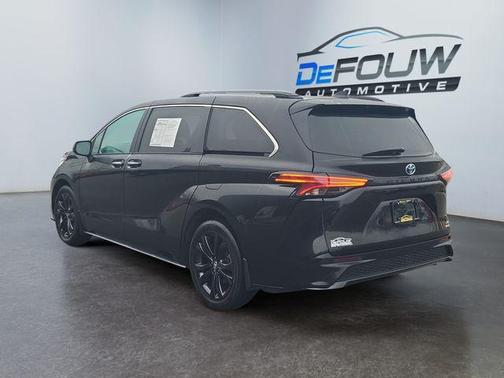 2023 Toyota Sienna XLE