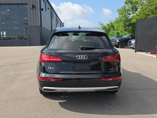Brilliant Black 2020 Audi Q5 45 Premium