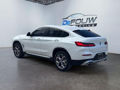 2022 BMW X4 xDrive30i