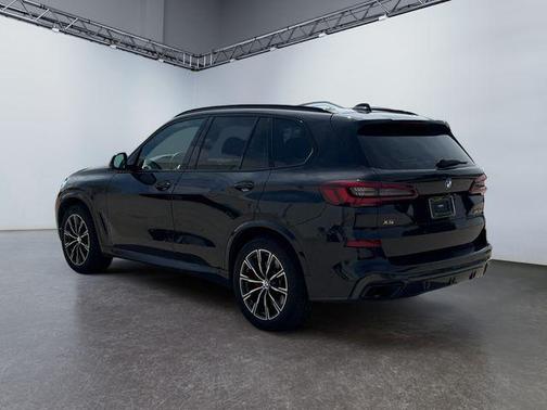 2022 BMW X5 M50i