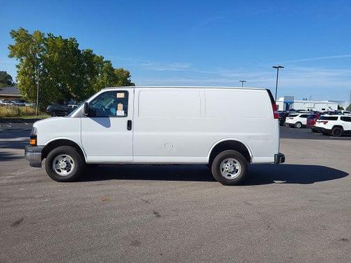 2024 Chevrolet Express 2500 RWD 2500 Regular Wheelbase WT