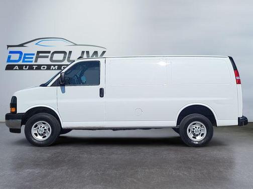 2024 Chevrolet Express 2500 RWD 2500 Regular Wheelbase WT