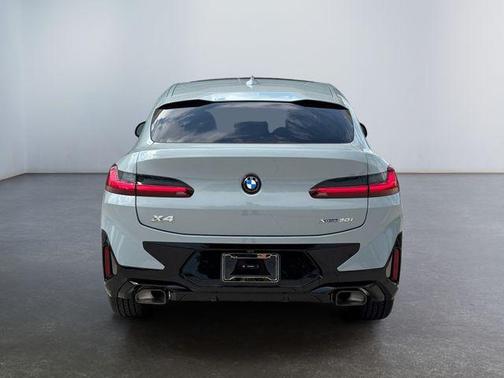 2025 BMW X4 xDrive30i