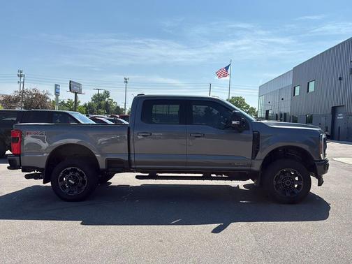 Carbonized Gray 2024 Ford F-250 Lariat