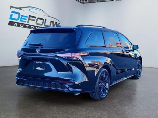 2025 Toyota Sienna XSE 7 Passenger