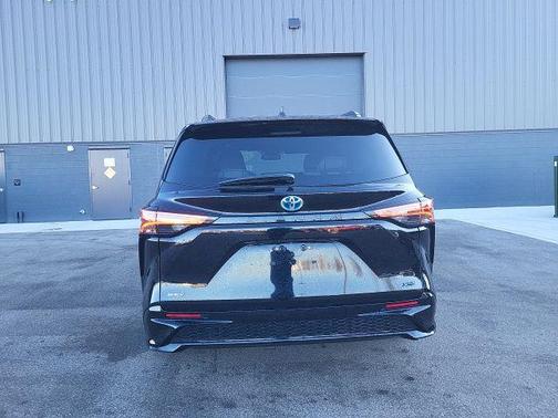 2025 Toyota Sienna XSE 7 Passenger