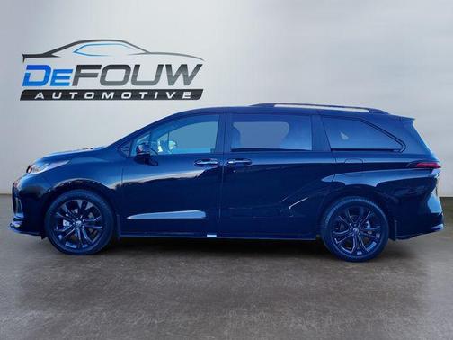 2025 Toyota Sienna XSE 7 Passenger