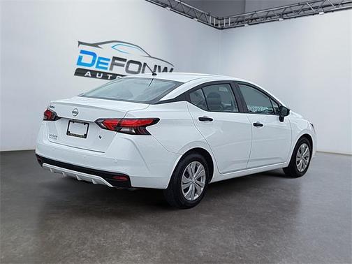 2023 Nissan Versa 1.6 S