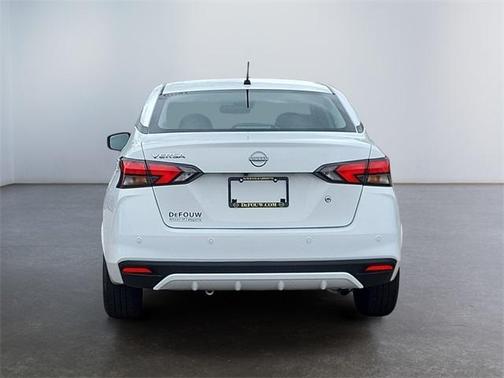 2023 Nissan Versa 1.6 S
