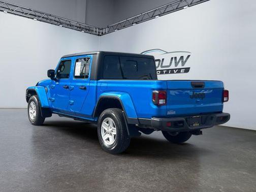 2022 Jeep Gladiator Sport S