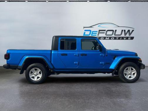 2022 Jeep Gladiator Sport S