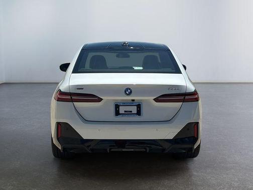 2026 BMW 550e 550e xDrive